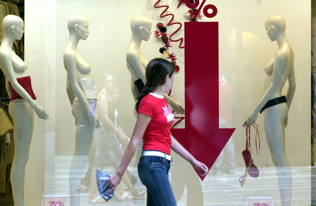 Πτώση του τζίρου στο λιανεμπόριο το Φεβρουάριο – Μεγάλες μειώσεις πωλήσεων σε τρόφιμα, ποτά και καπνό   - Media