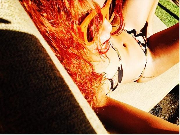Οι καυτές selfies της Ριάνα στη Χαβάη (photos) - Media