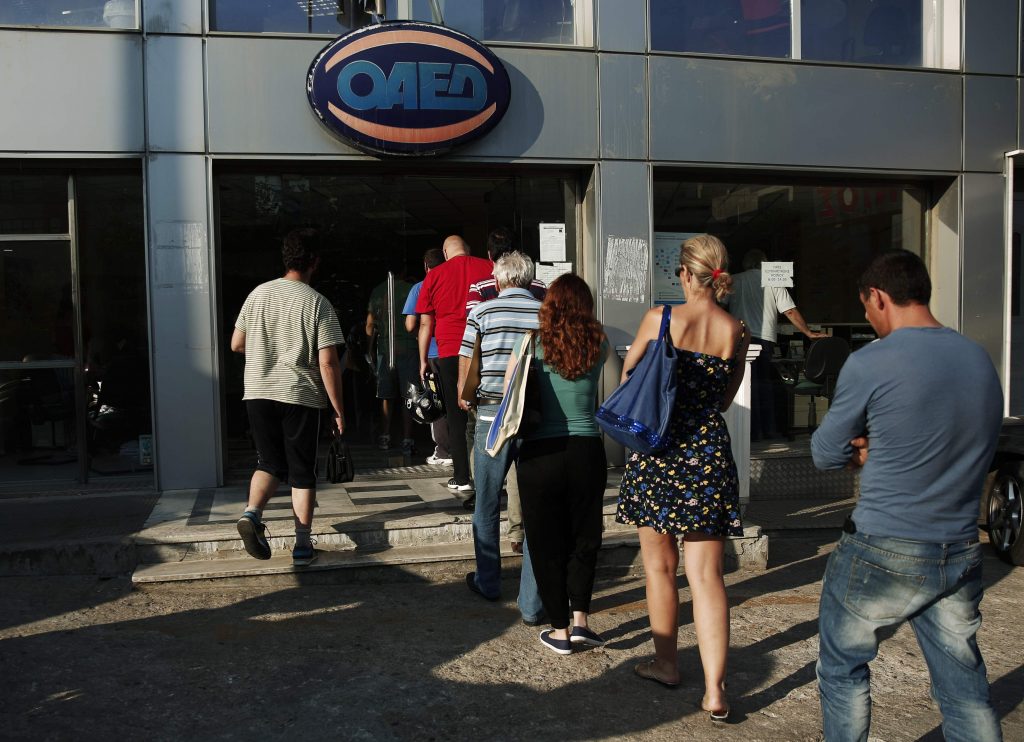 Έως τις 12 το μεσημέρι οι αιτήσεις για 32.433 θέσεις εργασίας στους δήμους - Media