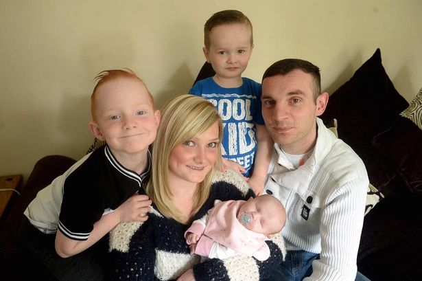 Επέλεξε να κρατήσει το παιδί αν και ήξερε πως θα γεννηθεί χωρίς μάτια(Photos) - Media