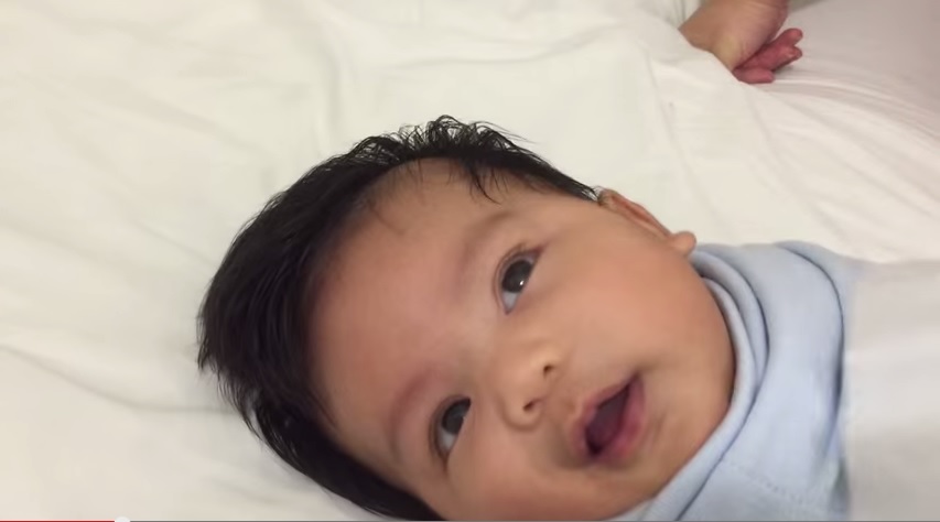 Το απίστευτο κόλπο για να κοιμίζετε το μωρό σας σε δευτερόλεπτα (Video) - Media