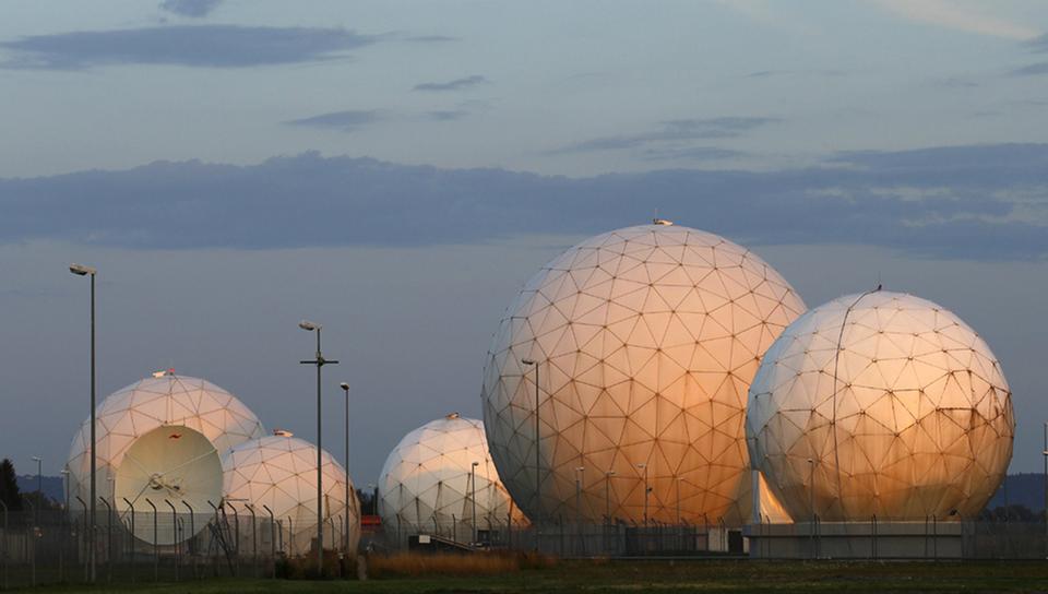 Οι μυστικές υπηρεσίες της Γερμανίας κατασκόπευαν Γαλλία και Κομισιόν για την NSA - Media