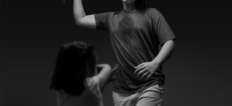 Πώς θα αντιδρούσατε αν βλέπατε να χτυπούν ένα παιδί στη μέση του δρόμου; (Video) - Media