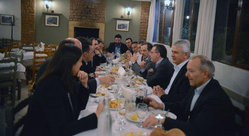 Δείπνο με… πιστούς για τον Αντώνη Σαμαρά (Photos) - Media