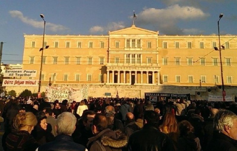 Δημοσκόπηση: Συμφωνία άμεσα θέλουν 7 στους 10 Έλληνες - Στις 15 μονάδες η διαφορά ΣΥΡΙΖΑ- ΝΔ - Media