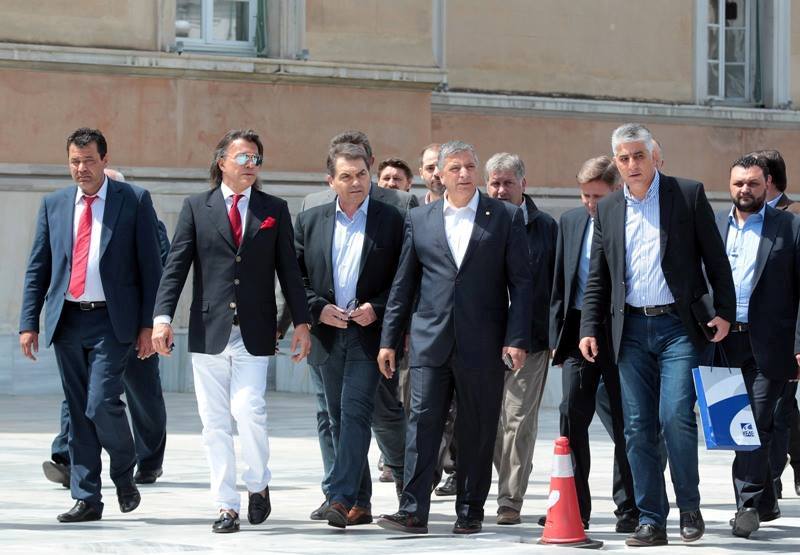 Σκληρή μάχη στη Βουλή για την ΠΝΠ - Media