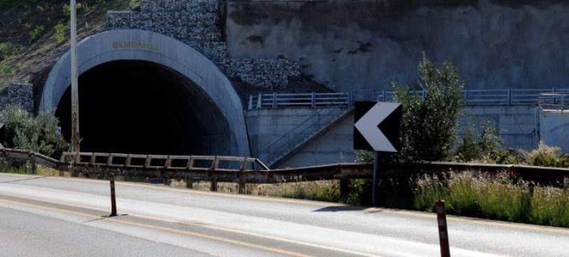 Ανήλικος βρέθηκε να περπατά στην εθνική οδό Αθηνών - Πατρών - Media