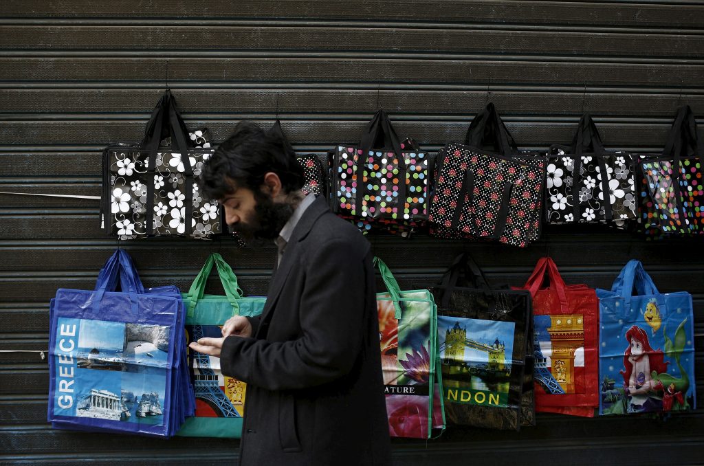 Απαιτούμε να ζούμε ευρωπαϊκά και να σφυρίζουμε κλέφτικα! - Media