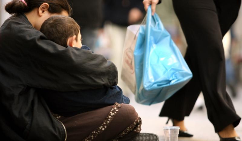 ΟΟΣΑ: Προβλέπει ύφεση από 8% έως 9,8% για την Ελλάδα - Media