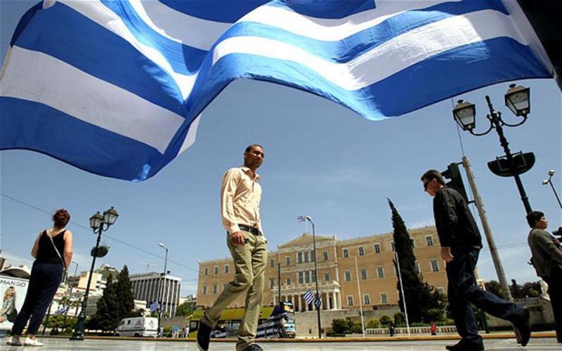 Οικονομολόγοι στο Bloomberg: Η Ελλάδα μπορεί να χρεοκοπήσει χωρίς να βγει από το ευρώ - Media