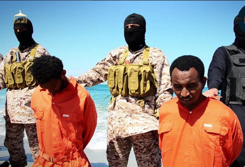 Και νέο βίντεο φρίκης από τον ISIS: Τζιχαντιστές εκτελούν 30 Χριστιανούς - Media