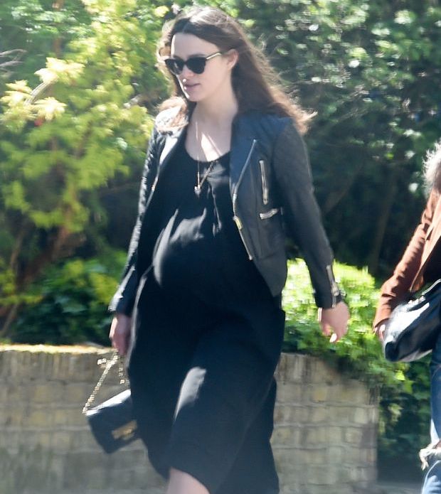 Έτοιμη να γεννήσει η Κίρα Νάιτλι! (Photos)  - Media