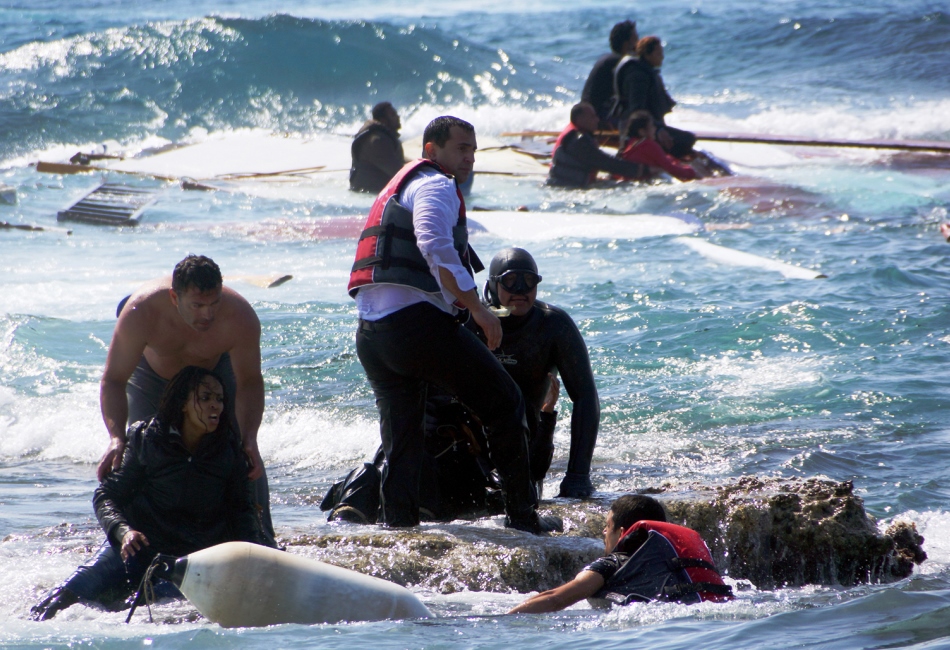Συγκλονίζουν οι μαρτυρίες των μεταναστών στη Ρόδο – Ξυπνάει από το λήθαργο η Ευρώπη – Οι 10 προτάσεις Αβραμόπουλου   - Media