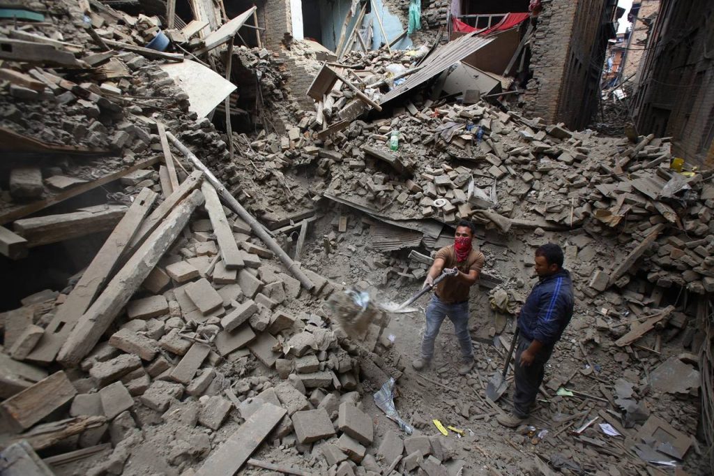 Πώς τα social media βοηθούν στη εύρεση επιζώντων στο Νεπάλ - Media