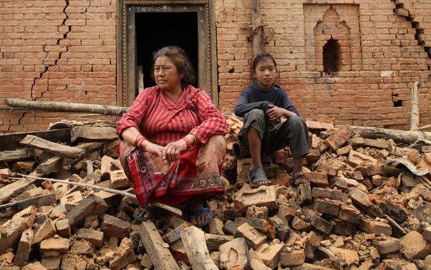 Νεπάλ: Γυναίκα ανασύρθηκε ζωντανή από ερείπια μετά από πέντε μέρες! - Media