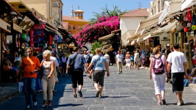 Με πιστωτική κάρτα οι συναλλαγές άνω των 70 ευρώ στα νησιά με 3.000 κατοίκους - Media