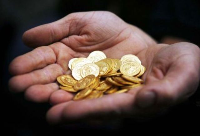 Δράμα: Χειροπέδες σε 64χρονο αρχαιοκάπηλο - Κατείχε περισσότερα από 5.500 αρχαία νομίσματα (Photos) - Media