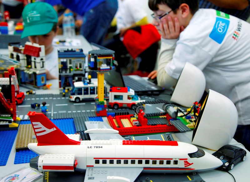 Πάνω από 1400 μικροί επιστήμονες στον 1ο Πανελλήνιο Διαγωνισμό Εκπαιδευτικής Ρομποτικής  - Media