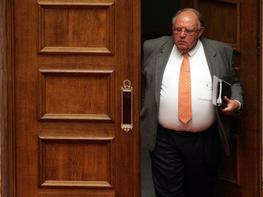 Πάγκαλος: Παράφρονες κομμουνιστές έχουν αναρριχηθεί στην εξουσία – Επίθεση στην Ζωή για το… πρόγραμμα του καναλιού της Βουλής - Media