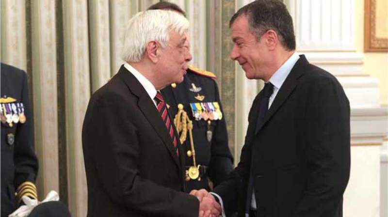 Επικοινωνία Παυλόπουλου με Σταύρο Θεοδωρακη - Media