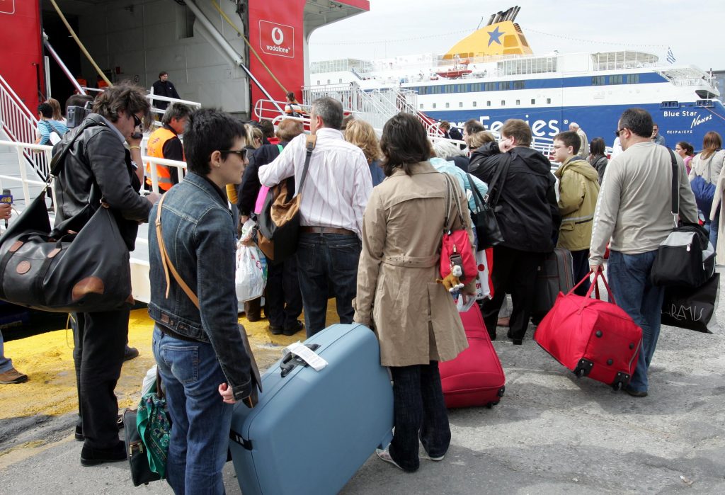 Μέτρα από το Λιμενικό για τη διευκόλυνση των εκδρομέων  - Media