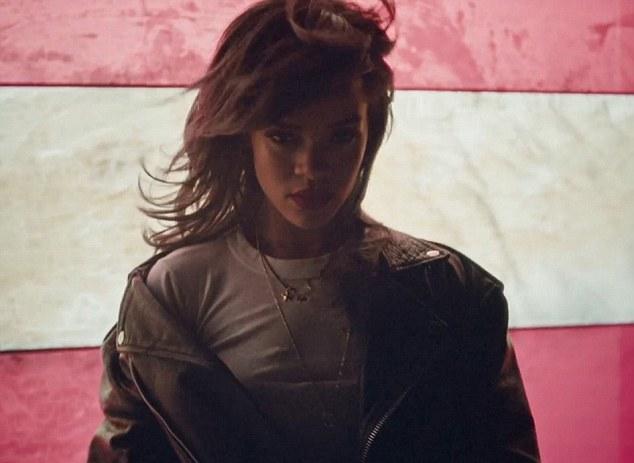 «American Oxygen» από την Ριάνα (Photos/Video)   - Media