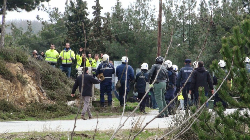 Ερώτηση 35 βουλευτών του ΣΥΡΙΖΑ προς τον Βούτση για «μεροληπτική συμπεριφορά της ΕΛΑΣ υπέρ της Ελληνικός Χρυσός» - Media
