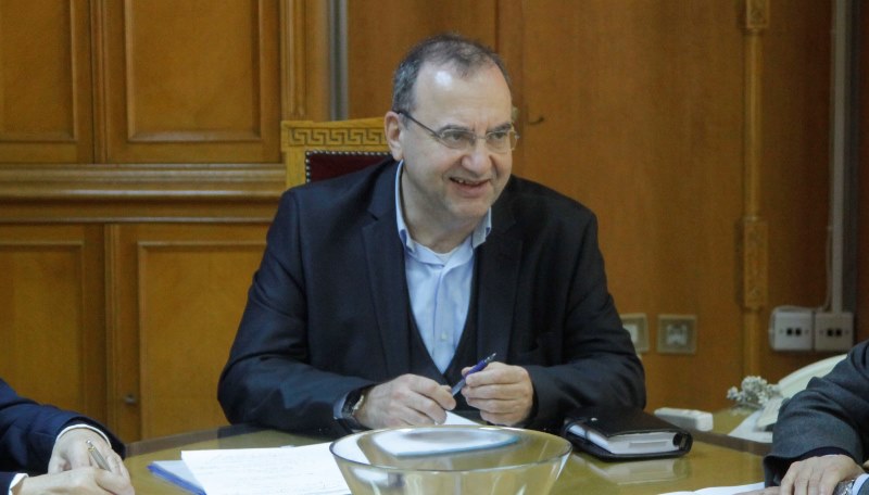 Το… αυγό του Στρατούλη «σπάει» συμφέροντα-μνημόνια-περικοπές! (Photo) - Media