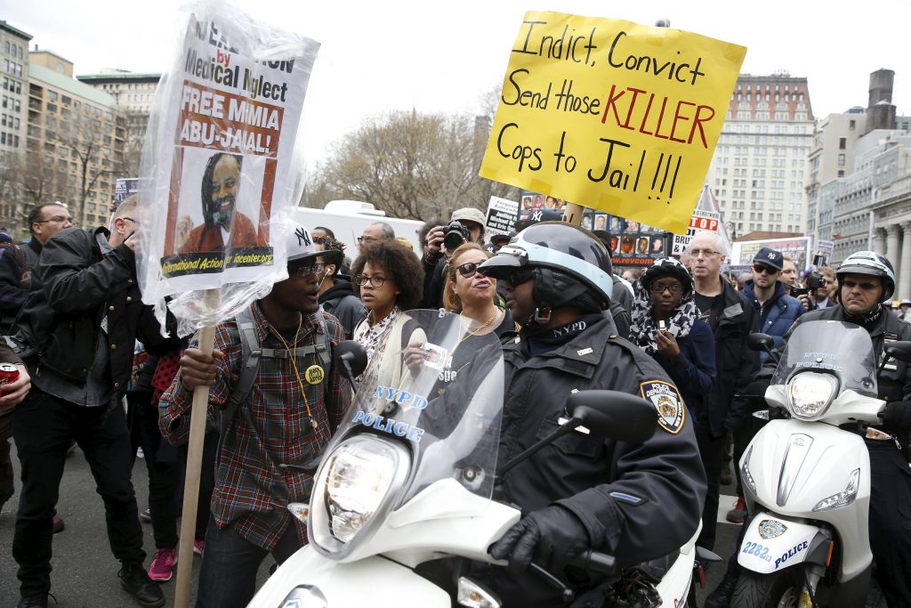 Διαδήλωση κατά της αστυνομικής αυθαιρεσίας στη Νέα Υόρκη (Photos) - Media