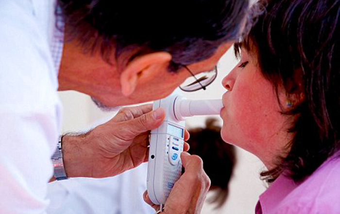 Ηλεκτρονική μύτη θα «μυρίζει» τον καρκίνο του στομάχου σε τεστ αναπνοής - Media