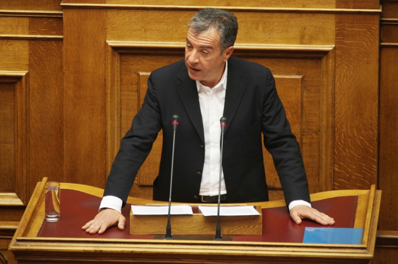 Στ. Θεοδωράκης: Τα παλιά κόμματα στήνουν την αρένα της μιζέριας - Media