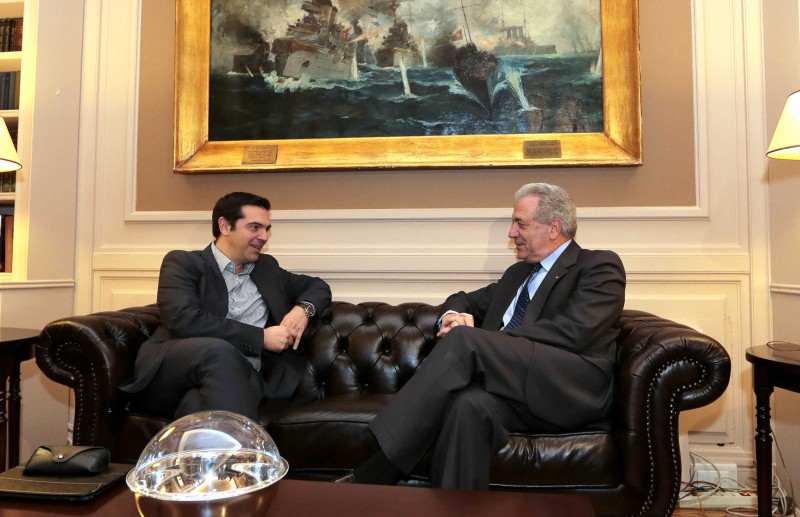 Αναβάλλεται η συνάντηση Τσίπρα - Αβραμόπουλου - Media