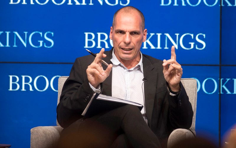 Βαρουφάκης: «Η κυβέρνηση έχει να αντιμετωπίσει ένα νέου τύπου πραξικόπημα»  - Media