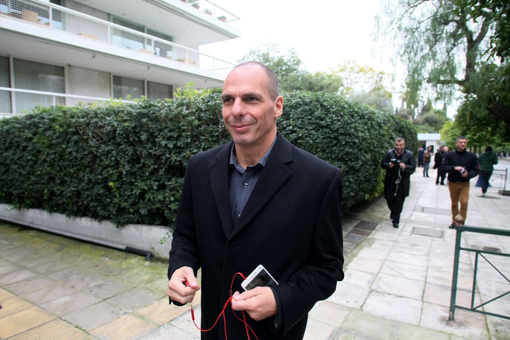 Στο Παρίσι αύριο ο Γιάνης Βαρουφάκης - Media