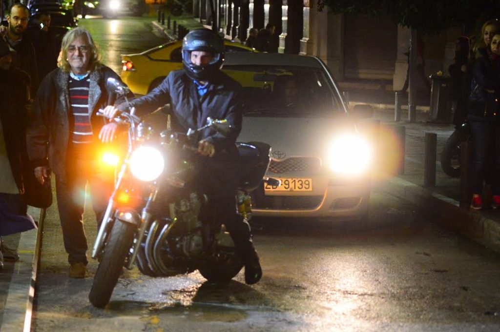 Ξαναπήγε (για ποτό) στα Εξάρχεια ο Βαρουφάκης - Media