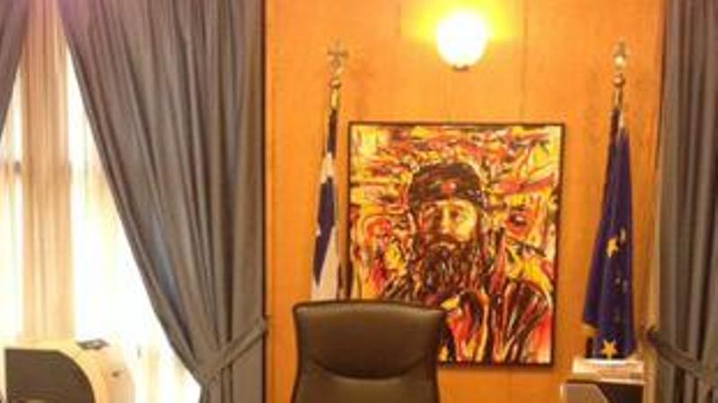 Ποιος υπουργός έχει πίσω από το γραφείο του pop-art πίνακα του Άρη Βελουχιώτη; (Photo)  - Media