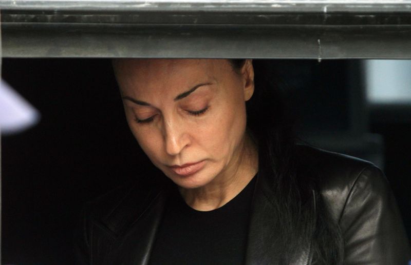 Η κυριαρχία των γελοίων - Media