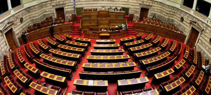 Αποφασίζει σήμερα η Βουλή για τη σύσταση εξεταστικής για τα Μνημόνια - Media