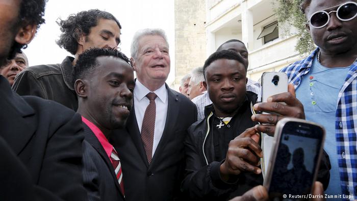 Γκάουκ: «Χρειαζόμαστε πιο δίκαιη μεταναστευτική πολιτική» - Media