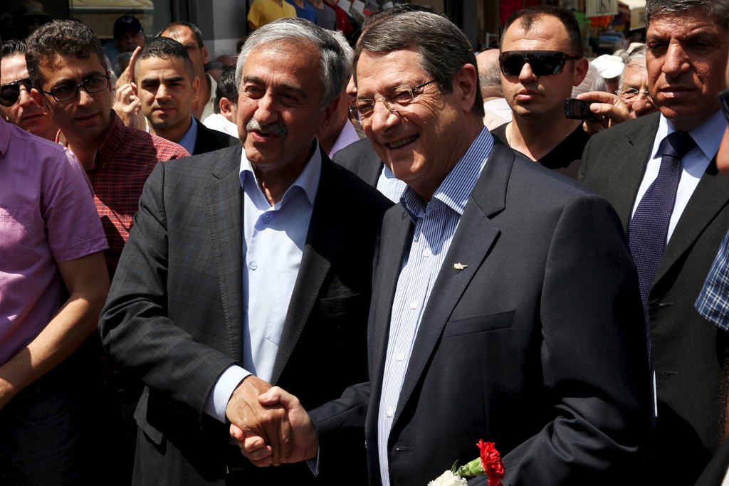 Πρόοδος στο Κυπριακό:  Ενοποίηση ηλεκτρισμού, τηλεφωνίας και άνοιγμα οδοφραγμάτων - Media