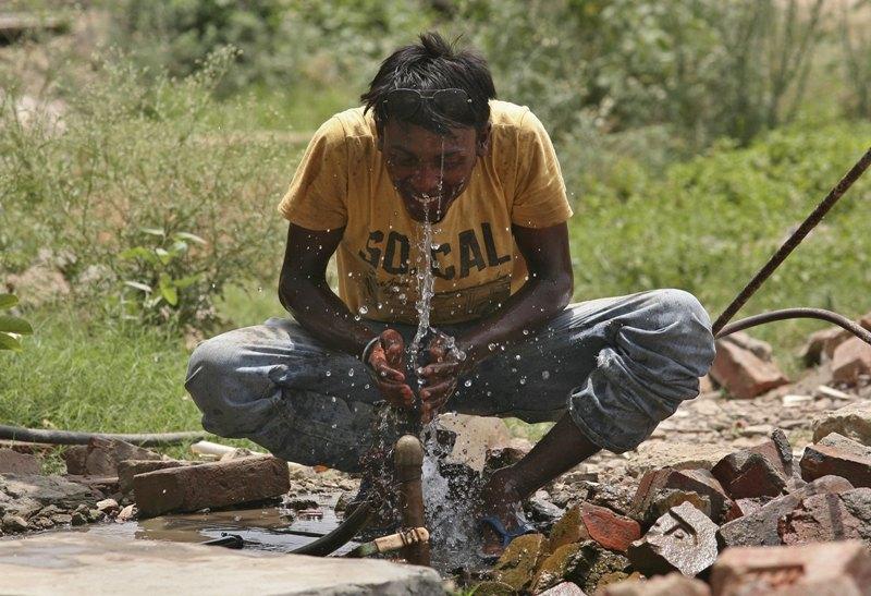 Τουλάχιστον 1500 νεκροί από τον καύσωνα στην Ινδία (Photos) - Media
