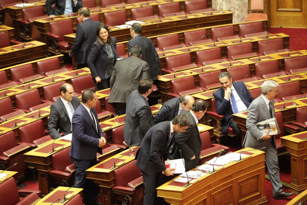 Θύελλα στη Βουλή με «βροχή» τροπολογιών – Αποχώρησε η ΝΔ και το ΠΑΣΟΚ - Media