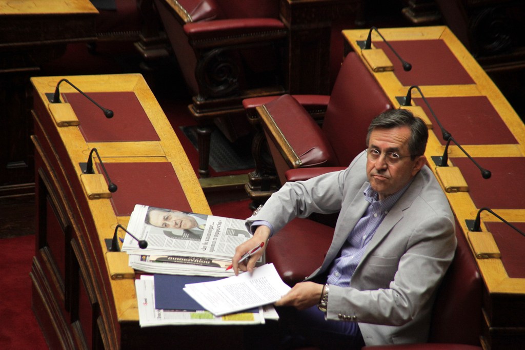 Tweet Νικολόπουλου για Σαμαρά με εξώφυλλο πορνοταινίας (photo) - Media