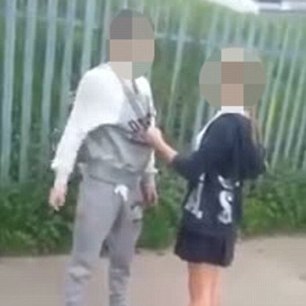 Συνέλαβαν 14χρονο κορίτσι που έδειρε αγόρι ένα κεφάλι ψηλότερο (Video) - Media