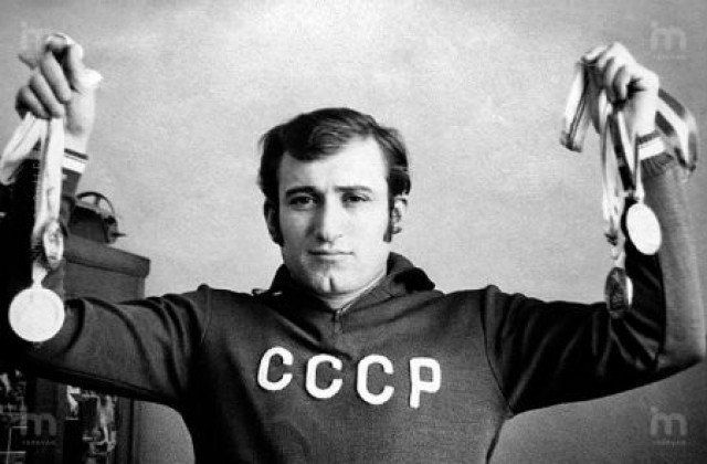 Η απίστευτη ιστορία του ήρωα Σοβιετικού κολυμβητή Σαβάρς Καραπετιάν (photos) - Media