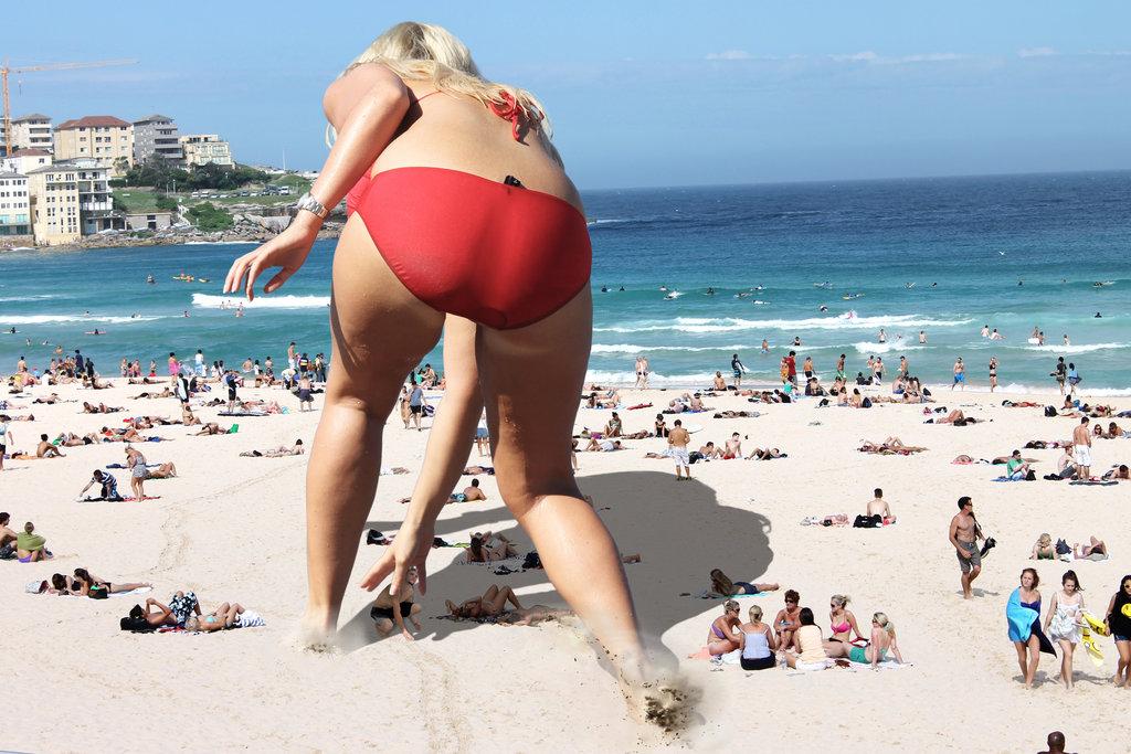 Η καταστροφή του κόσμου από γιγαντιαία μοντέλα (photos) - Media