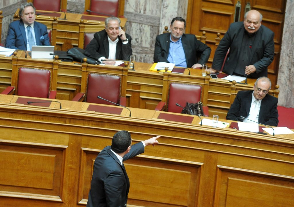 Έντονη αντιπαράθεση με το… καλημέρα στη συζήτηση του ν/σ για την ανασυγκρότηση της Δημόσιας Διοίκησης (Video) - Media