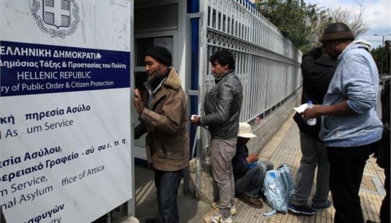 Μηταράκης: Τραπεζικός λογαριασμός, ΑΦΜ και ΠΑΑΥΠΑ στους αιτούντες άσυλο αμέσως μετά την καταγραφή - Media