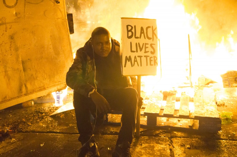 Ελεύθερος χωρίς κατηγορίες ένας ακόμα λευκός αστυνομικός που σκότωσε μαύρο στις ΗΠΑ - Media