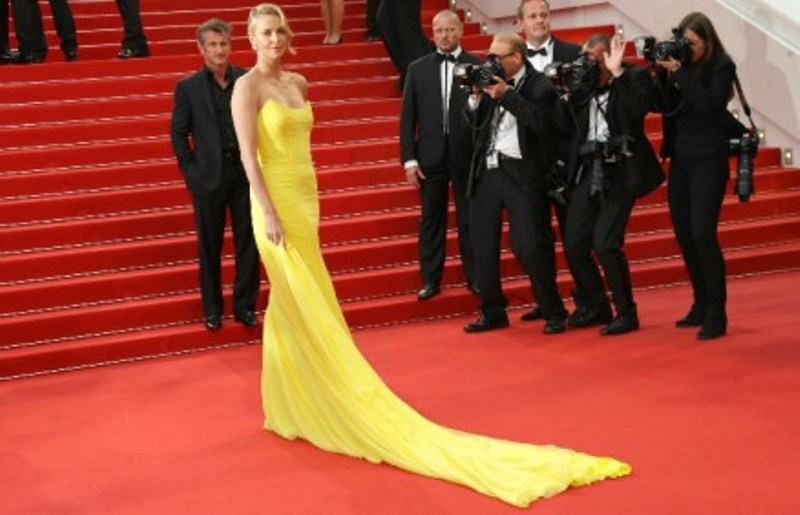 Κάννες: και ο θεός έπλασε την … Σαρλίζ Θερόν (Photos) - Media Gallery 2
